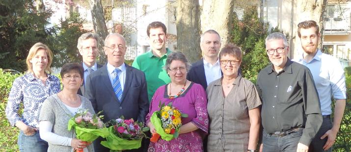Vordere Reihe v. l. n. r.: Sekretärin Maria Graci, Geschäftsführer Richard Feider und die Vorsitzende des Diözesanfachausschusses Leonore Overberg, Sabine Terlau (Stellv. Vorsitzende Kolpingwerk DV Köln) und Diözesanpräses Peter Jansen. Hintere Reihe v. l. n. r.: Katja Joussen (Diözesansekretärin), Dr. Philipp Wittmann (Erzbistum Köln), Thorsten John (Präsidium), Martin Rose (Vorsitzender) und Benedikt Volberg (Kolpingjugend DV Köln). Vordere Reihe v. l. n. r.: Sekretärin Maria Graci, Geschäftsführer Richard Feider und die Vorsitzende des Diözesanfachausschusses Leonore Overberg, Sabine Terlau (Stellv. Vorsitzende Kolpingwerk DV Köln) und Diözesanpräses Peter Jansen. Hintere Reihe v. l. n. r.: Katja Joussen (Diözesansekretärin), Dr. Philipp Wittmann (Erzbistum Köln), Thorsten John (Präsidium), Martin Rose (Vorsitzender) und Benedikt Volberg (Kolpingjugend DV Köln).