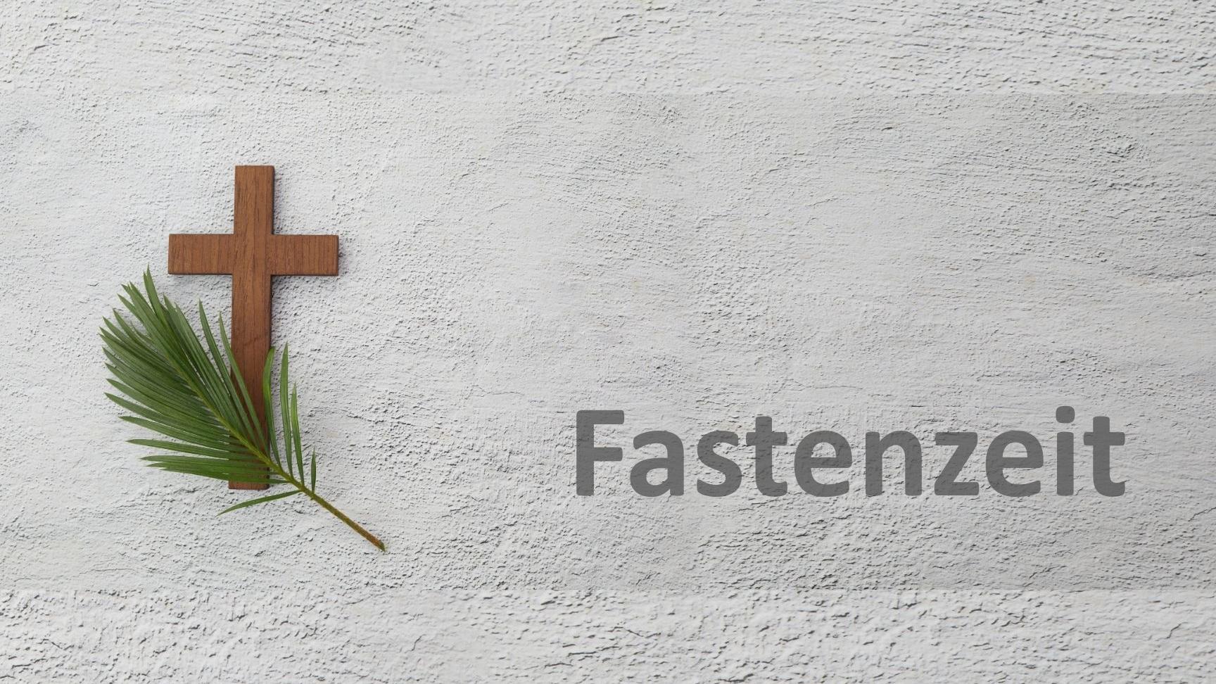 Ein Kreuz mit einem grünen Zweig, Fastenzeit