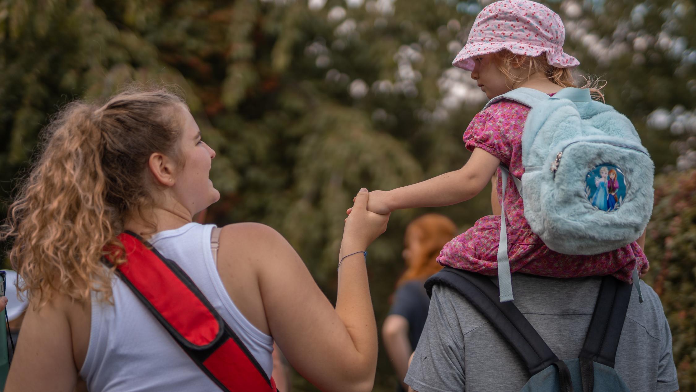 Familie Hand in Hand