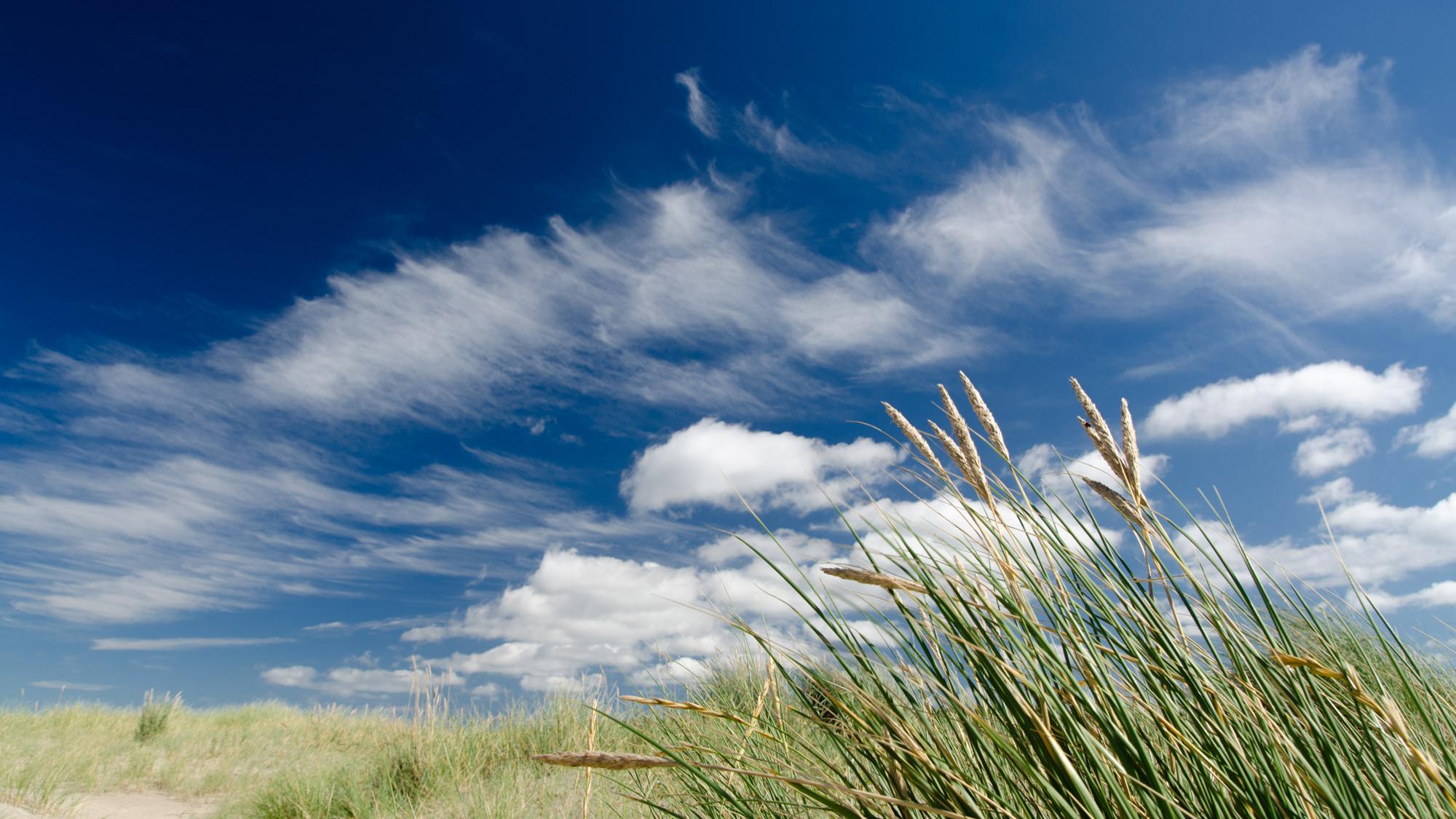 Wolkenhimmel an der See